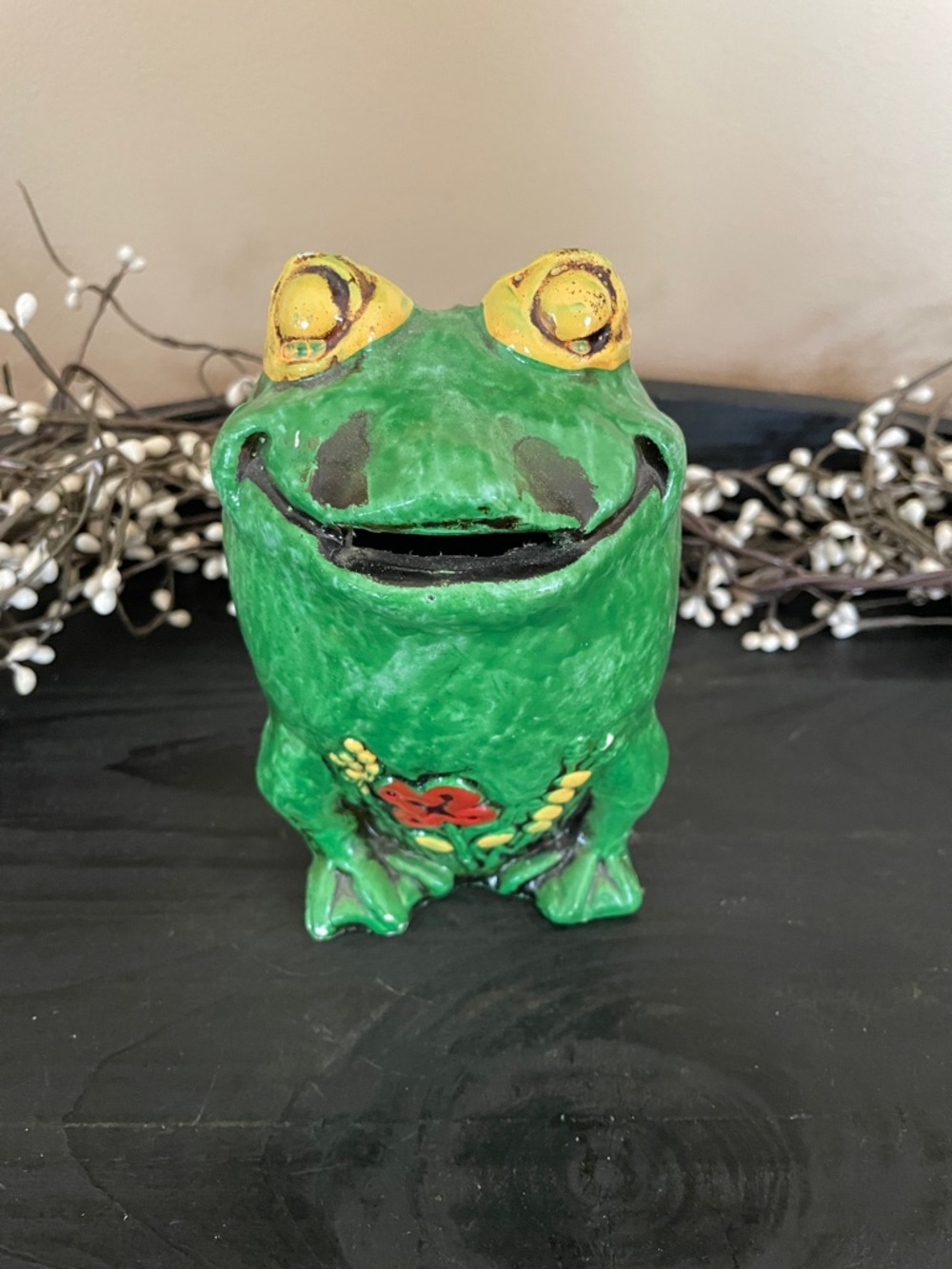 Vintage painted frog coin bank from the 1950-1960s made by Napcoware - Japan.